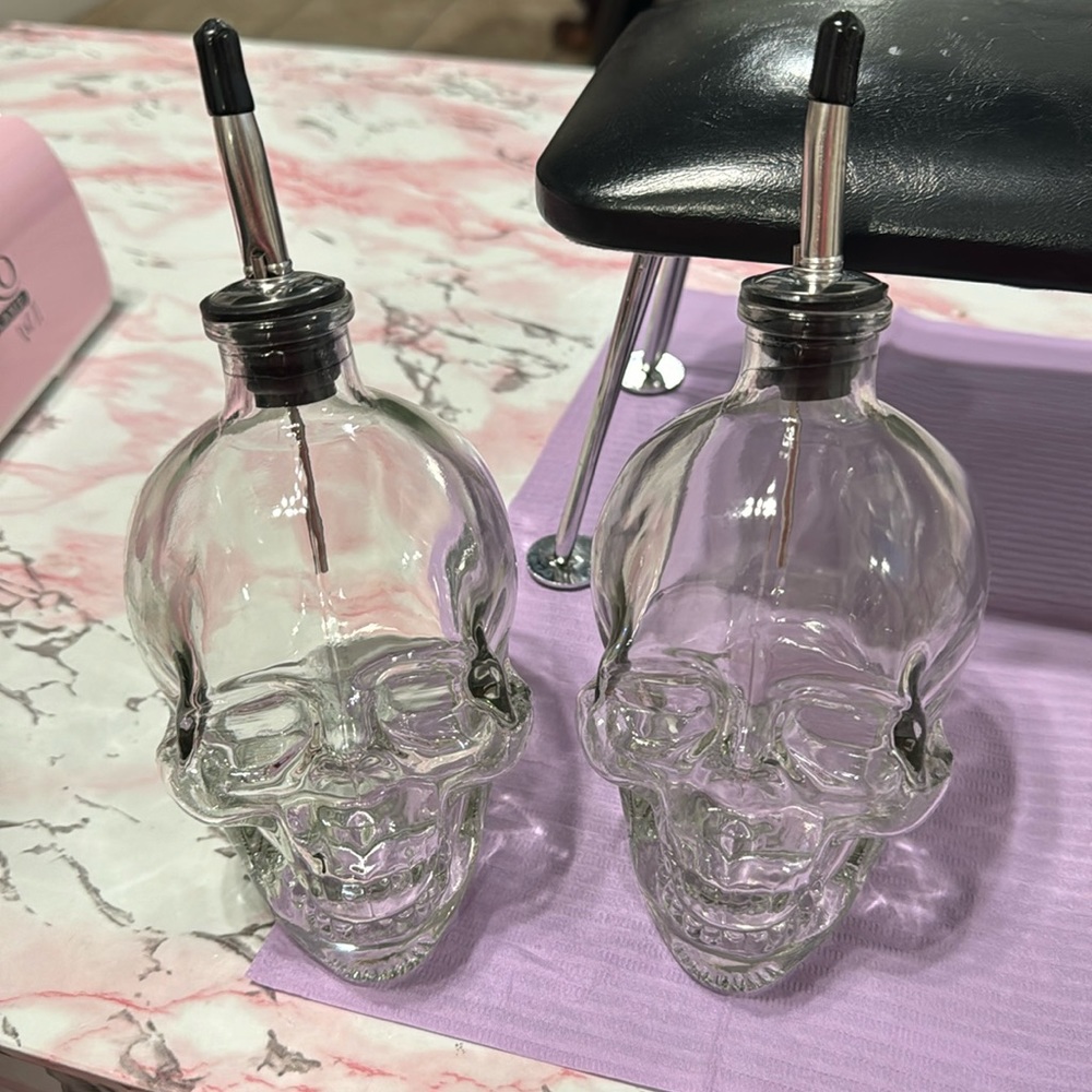 NWOT SKULL COOKING OIL DISPENSER